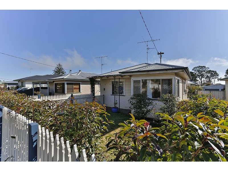 9 Weetwood Street, Newtown QLD 4350