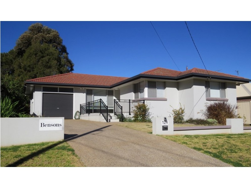 124 Curzon Street, Rangeville QLD 4350