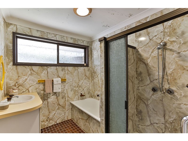 25 Amanda Drive (Cnr of Amanda Dr and Zoe Crt), Centenary Heights QLD 4350