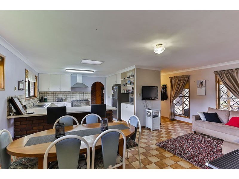 7 Amber Court, Darling Heights QLD 4350