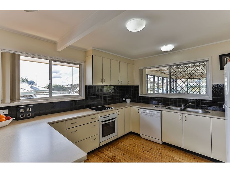 948 Ruthven Street, Kearneys Spring QLD 4350
