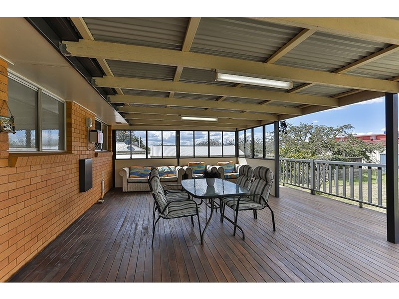 948 Ruthven Street, Kearneys Spring QLD 4350
