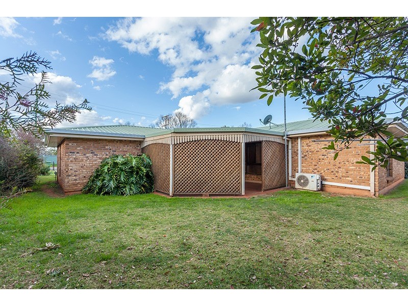 428 Stenner Street, Kearneys Spring QLD 4350