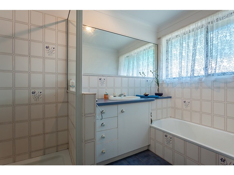 36 Lorraine Crescent, Centenary Heights QLD 4350