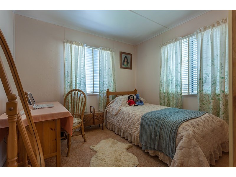11 Beck Street, Mount Lofty QLD 4350