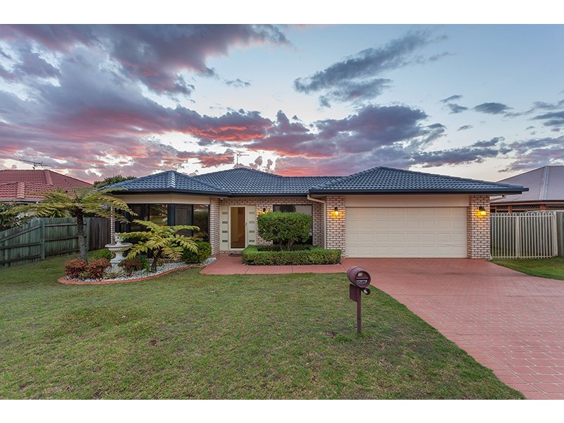 15 Wood Drive, Middle Ridge QLD 4350