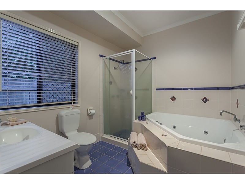 15 Wood Drive, Middle Ridge QLD 4350