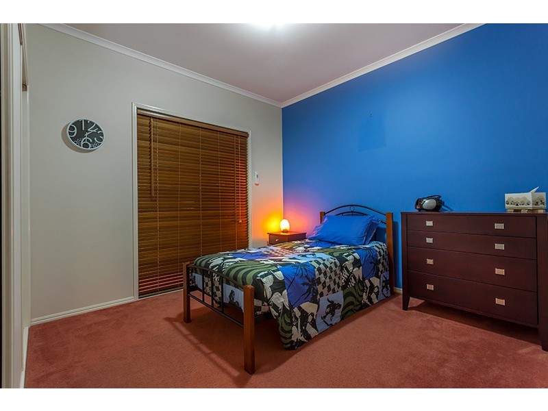 15 Wood Drive, Middle Ridge QLD 4350