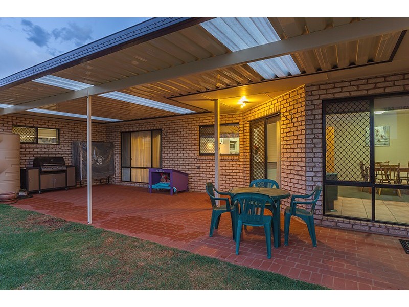 15 Wood Drive, Middle Ridge QLD 4350