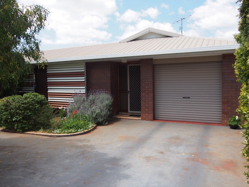 30 Blackdown Street, Harristown QLD 4350
