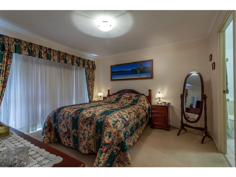 13 Lorraine Crescent, Centenary Heights QLD 4350