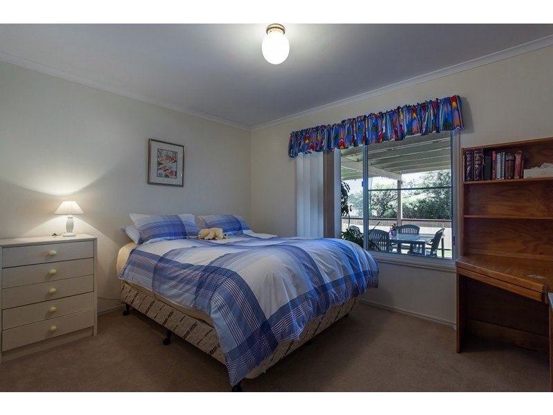 13 Lorraine Crescent, Centenary Heights QLD 4350