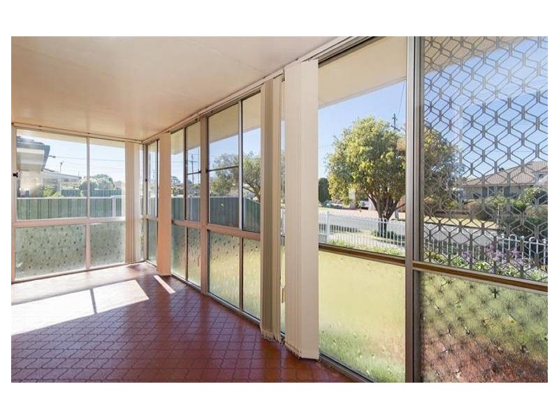 11 Erin Street, Wilsonton QLD 4350