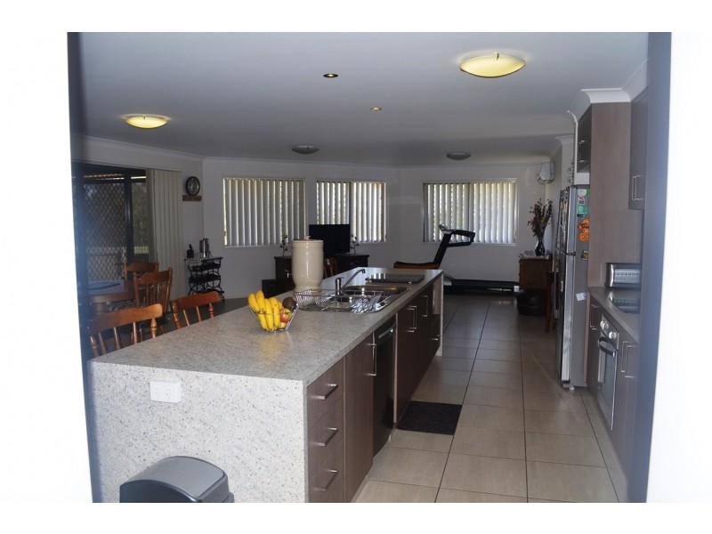 2 Smythe Drive, Highfields QLD 4352