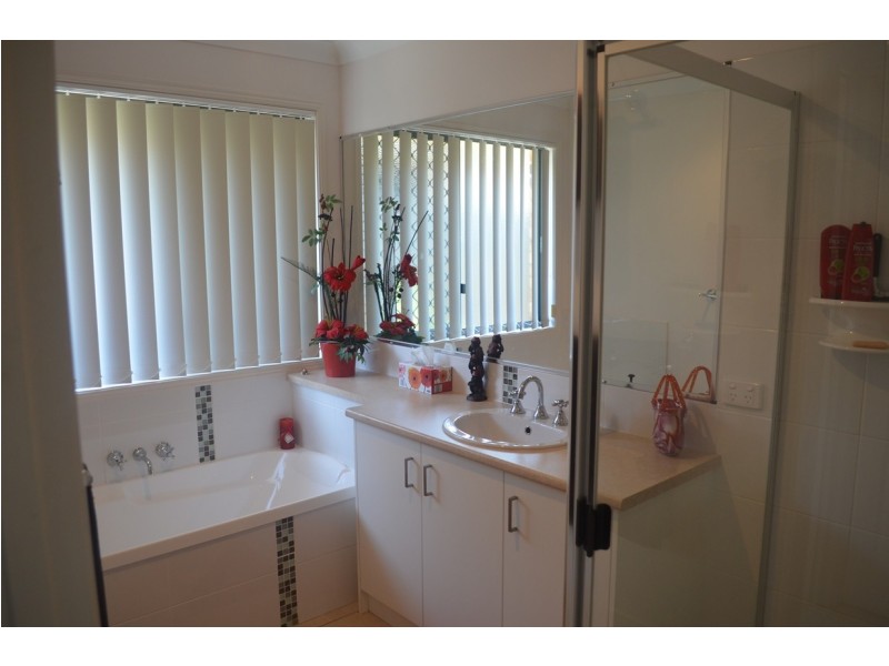 2 Smythe Drive, Highfields QLD 4352