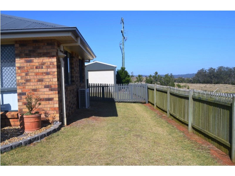 2 Smythe Drive, Highfields QLD 4352