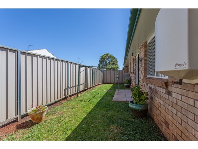 9/19A Gladstone Street, Newtown QLD 4350