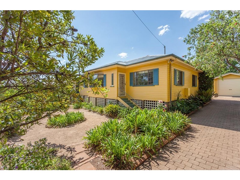 5 Collins Street, Mount Lofty QLD 4350