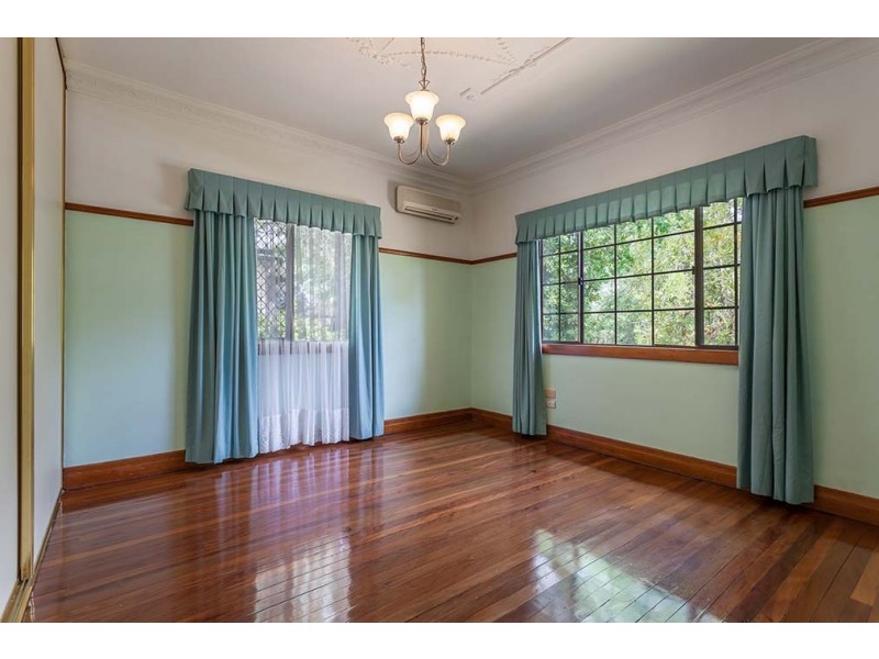 5 Collins Street, Mount Lofty QLD 4350