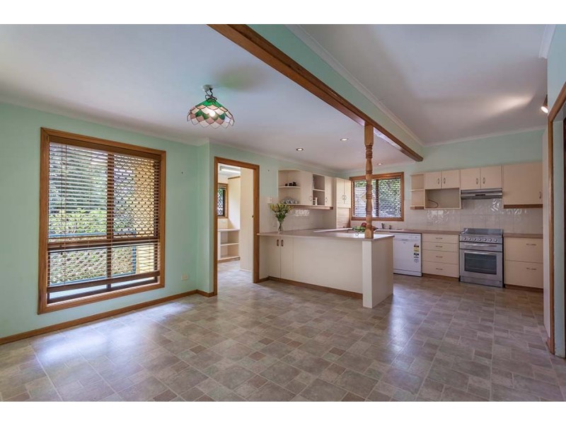 5 Collins Street, Mount Lofty QLD 4350