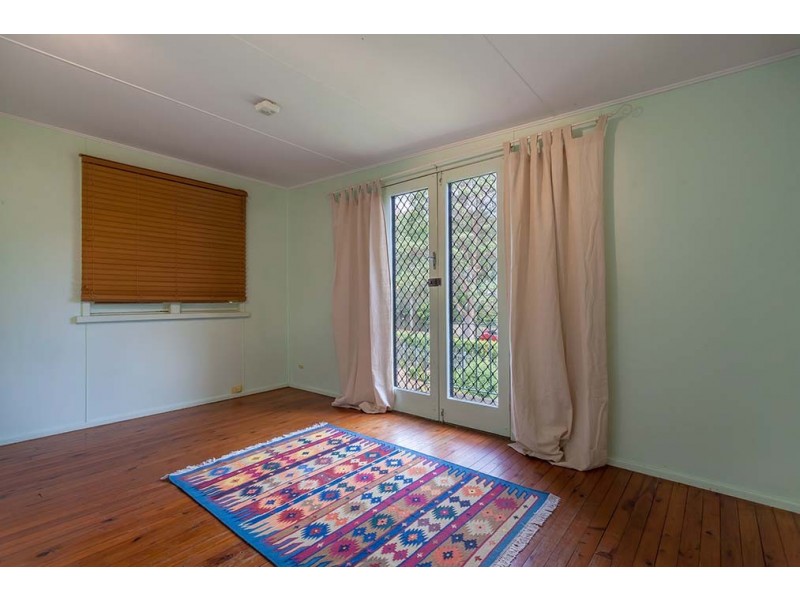 5 Collins Street, Mount Lofty QLD 4350