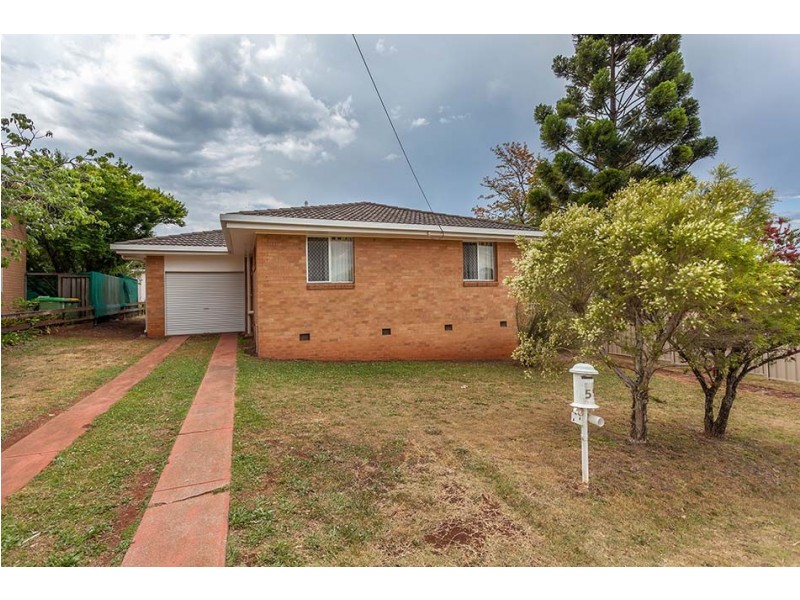 59 O’Quinn Street, Harristown QLD 4350