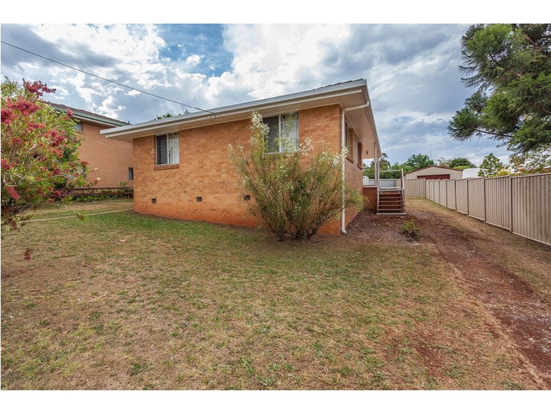 59 O’Quinn Street, Harristown QLD 4350