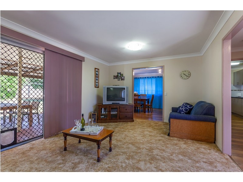 61 Hoepper Street, Kearneys Spring QLD 4350