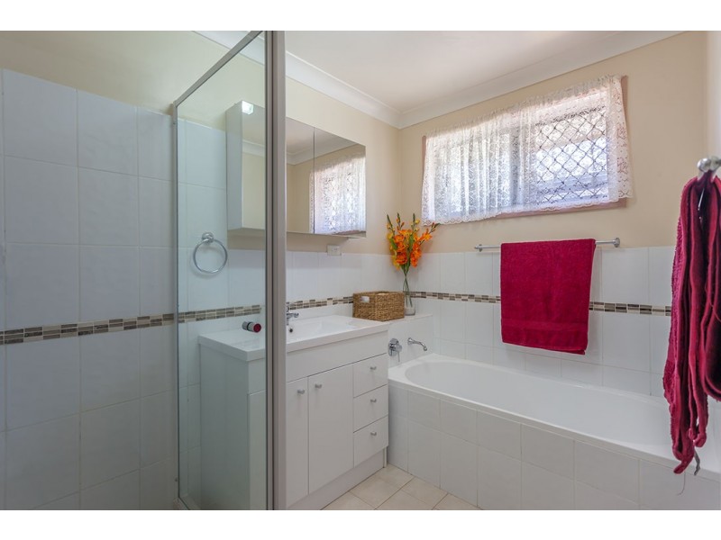 61 Hoepper Street, Kearneys Spring QLD 4350