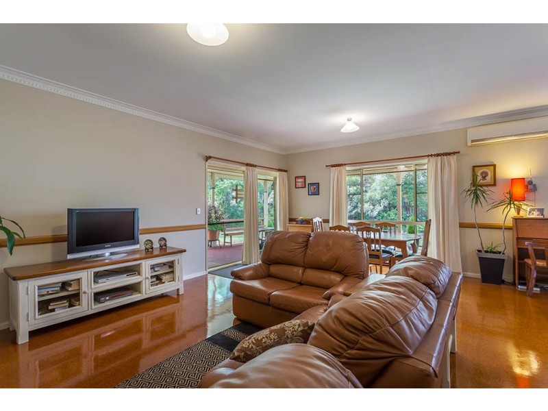 11 Spring Garden Court, Middle Ridge QLD 4350