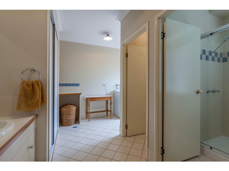 11 Spring Garden Court, Middle Ridge QLD 4350