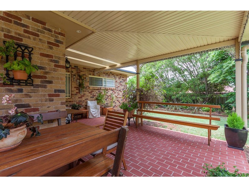 11 Spring Garden Court, Middle Ridge QLD 4350