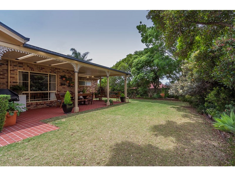 11 Spring Garden Court, Middle Ridge QLD 4350