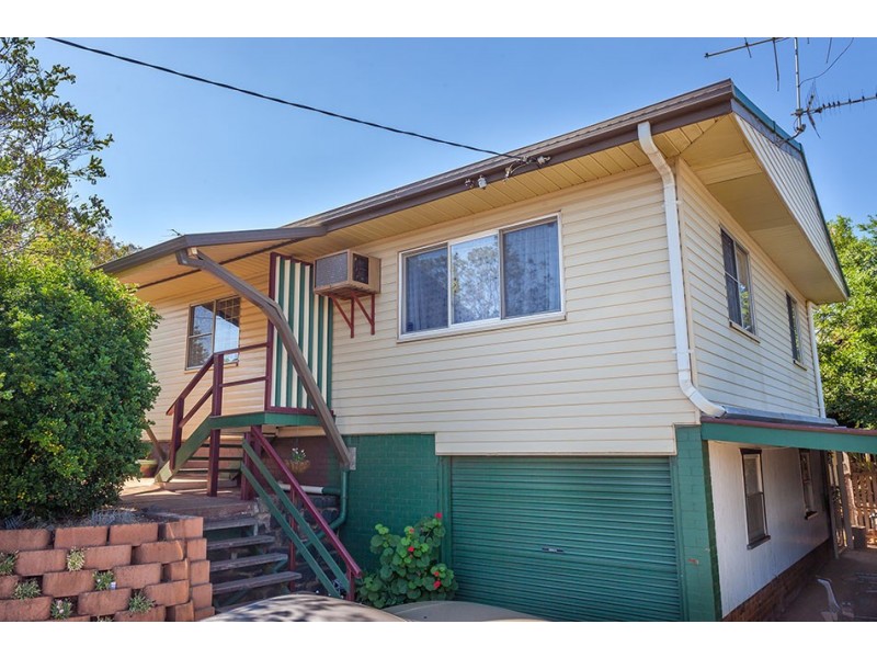 151C North Street, Rockville QLD 4350