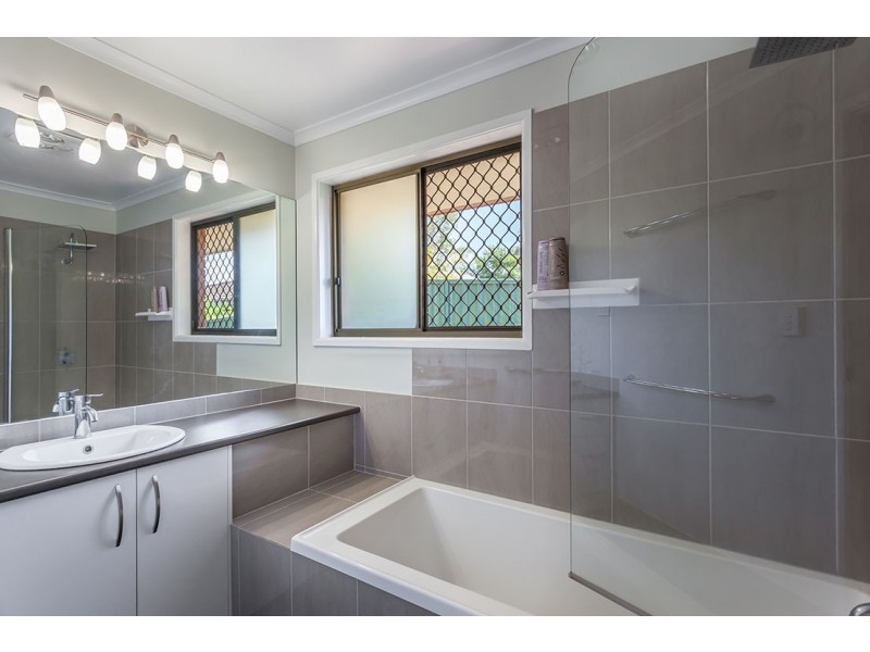 19 Amanda Drive, Centenary Heights QLD 4350