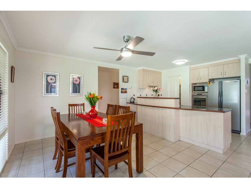 18 Hinchliffe Drive, Kearneys Spring QLD 4350