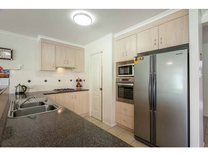 18 Hinchliffe Drive, Kearneys Spring QLD 4350