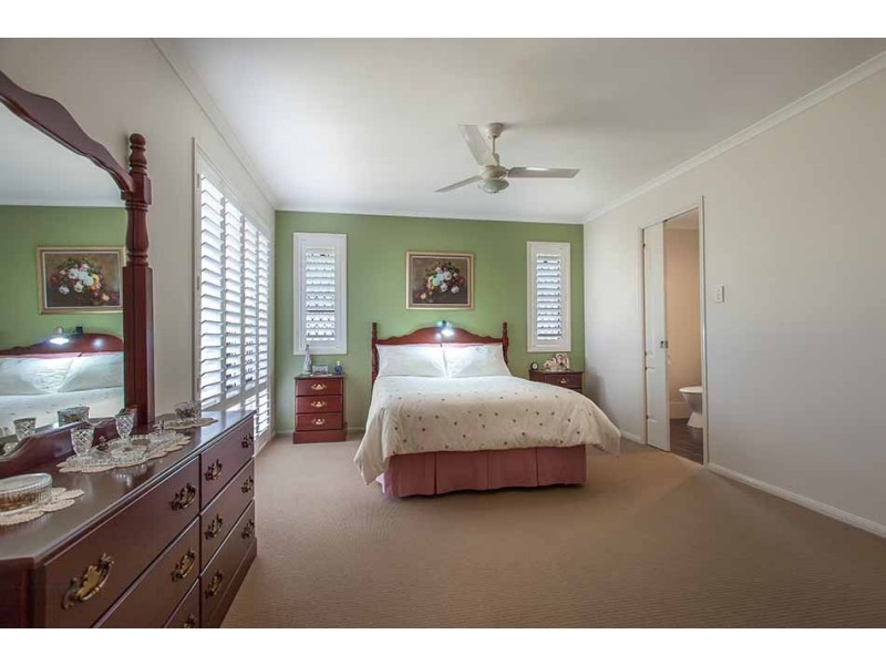 18 Hinchliffe Drive, Kearneys Spring QLD 4350
