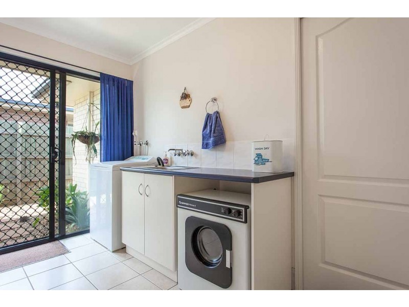18 Hinchliffe Drive, Kearneys Spring QLD 4350