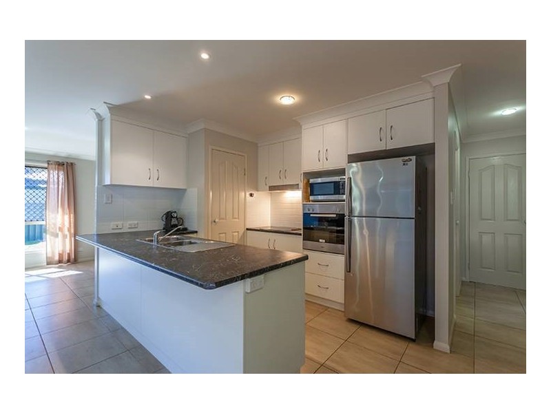 166D South Street, Centenary Heights QLD 4350