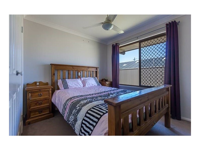 166D South Street, Centenary Heights QLD 4350