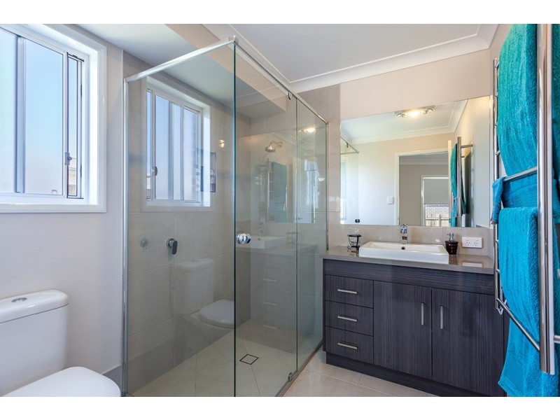 210 Nelson Street, Kearneys Spring QLD 4350