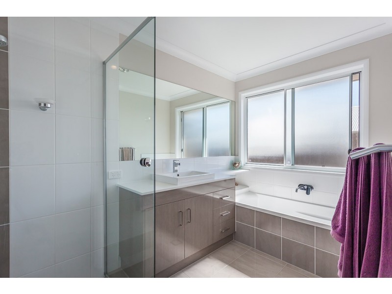 210 Nelson Street, Kearneys Spring QLD 4350