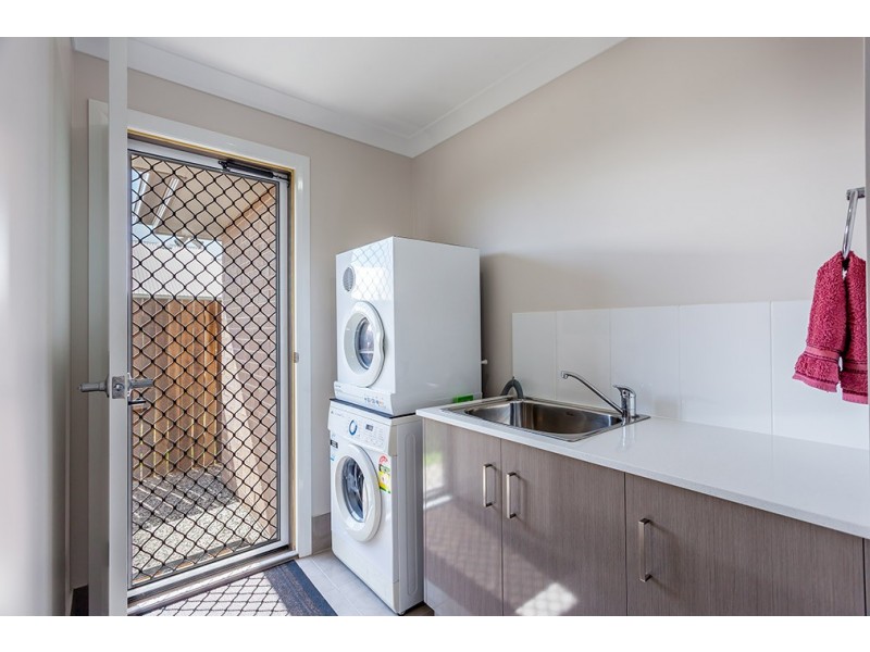 210 Nelson Street, Kearneys Spring QLD 4350