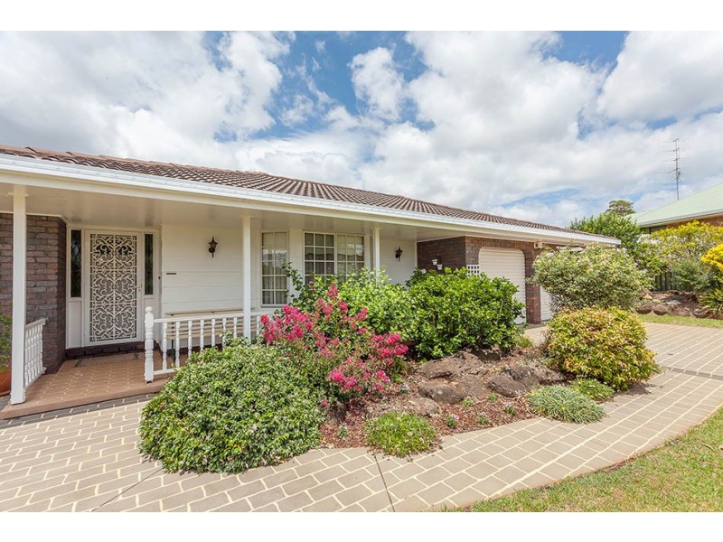 10 Karyn Street, Centenary Heights QLD 4350