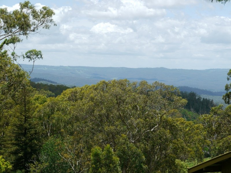 11 Windemere Terrace, Mount Lofty QLD 4350