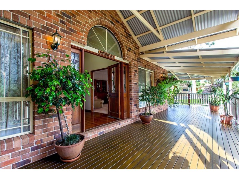 11 Windemere Terrace, Mount Lofty QLD 4350