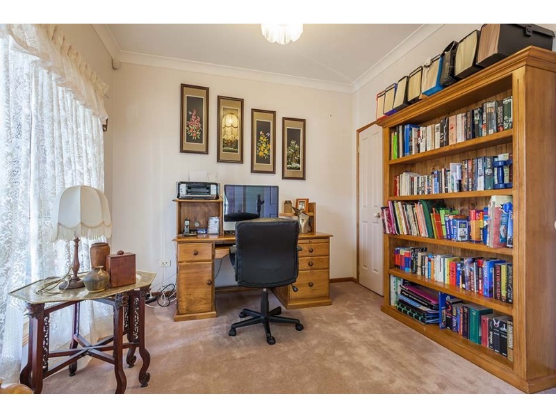 11 Windemere Terrace, Mount Lofty QLD 4350