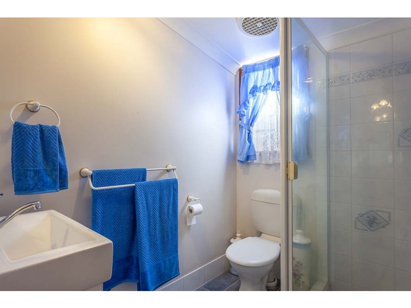 11 Windemere Terrace, Mount Lofty QLD 4350