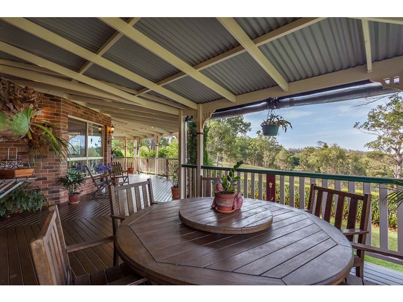 11 Windemere Terrace, Mount Lofty QLD 4350